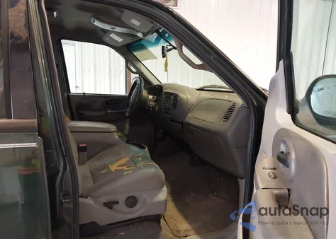 2001 Ford F-150 King Ranch Edition/Lariat/Xlt from USA, damaged, VIN 1FTRW08L51KF66858